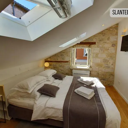The At B&B 4*